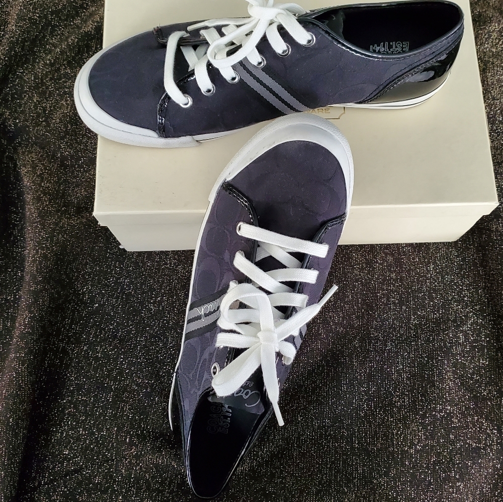 Authentic NEW COACH Sneakers Folly Black & White